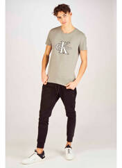 T-shirt gris CALVIN KLEIN pour homme seconde vue