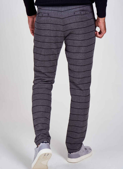 Pantalon chino gris BRUCE & BUTLER  pour homme
