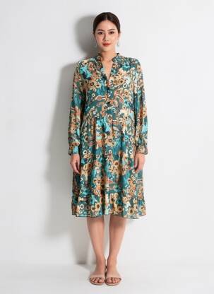 Robe mi-longue imprimé fantaisie manches longues vert COULEURS DU TEMPS femme