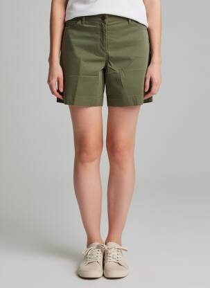 Short fermeture zippée sous rabat boutonné vert COUTURIST femme