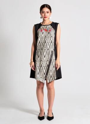 Robe courte manches courtes manches courtes noir DESIGUAL femme