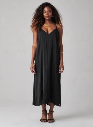 Robe mi-longue coupe fluide fines bretelles noir LPB LES PETITES BOMBES  femme