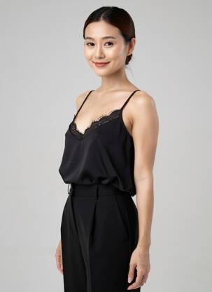 Top manches bretelles ajustables fines bretelles noir RINASCIMENTO femme