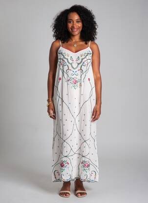 Robe longue tissage crêpe fines bretelles blanc ME369 femme