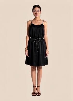 Robe mi-longue tissage crêpe fines bretelles noir MOLLY BRACKEN femme