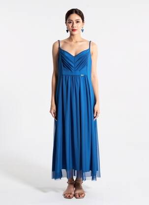 Robe longue coupe cintrée fines bretelles bleu MALOKA femme