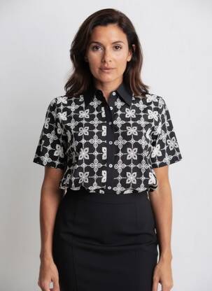 Chemisier tissage crêpe manches courtes noir LEO & UGO femme