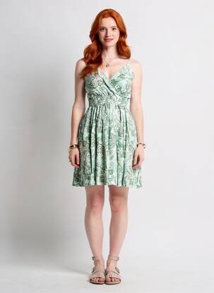 Robe courte coupe cintrée fines bretelles vert MISS SARA FASHION femme