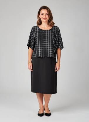 Robe mi-longue tissage crêpe manches courtes noir GUY DUBOUIS femme