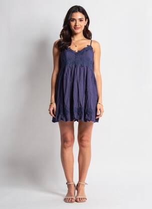 Robe courte coupe cintrée fines bretelles bleu MOLLY BRACKEN femme