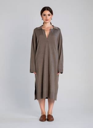 Robe pull coupe droite manches longues marron MASAI femme