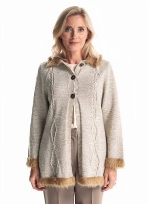 Gilet manches longues fermeture boutonnée sur le devant marron OMC femme