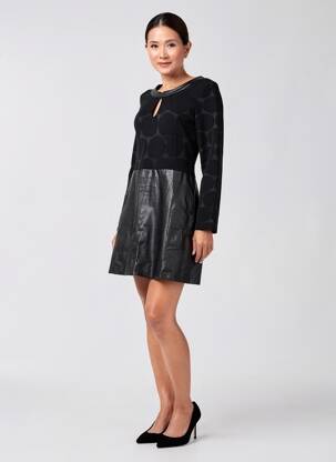 Robe courte fermeture zippée au dos manches longues noir 101 IDEES femme