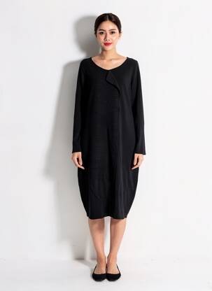 Robe pull coupe droite manches longues noir LUUKAA femme