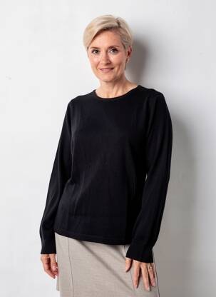 Pull coupe cintrée manches longues noir QUATRE VINGT JOURS femme