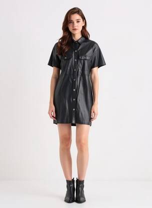 Robe courte manches courtes manches courtes noir BERSHKA femme
