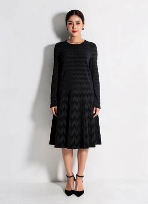 Robe mi-longue manches longues manches longues noir LEO & UGO femme