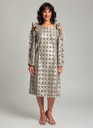 Robe mi-longue manches longues manches longues beige INTROPIA femme
