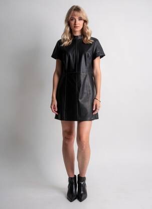 Robe courte fermeture zippée au dos manches courtes noir KAPORAL femme