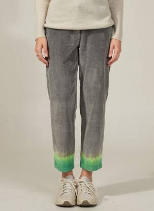 Pantalon 7/8 fermeture zippée sous rabat boutonné gris DROLATIC femme