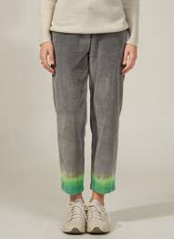 Pantalon 7/8 fermeture zippée sous rabat boutonné gris DROLATIC femme