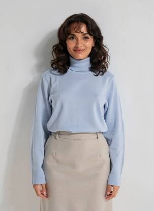 Pull col roulé coupe cintrée manches longues bleu MAURICE ABOT femme