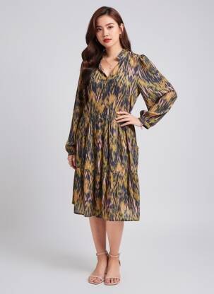 Robe mi-longue coupe fluide manches longues vert ICHI femme