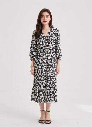 Robe mi-longue coupe fluide manches longues noir ESTEE BROWN femme