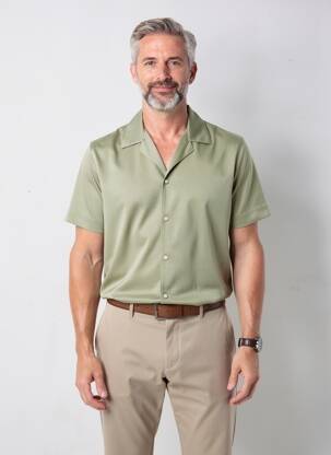 Chemise manches courtes col tailleur vert DESOTO homme