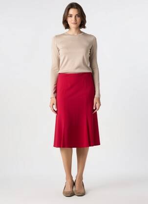 Jupe mi-longue coupe droite évasée sur le bas rouge GEVANA femme