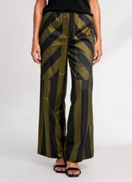 Pantalon large coupe fluide taille normale vert ALEMBIKA femme