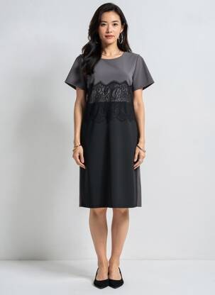 Robe mi-longue tissage crêpe manches courtes gris QUATTRO femme