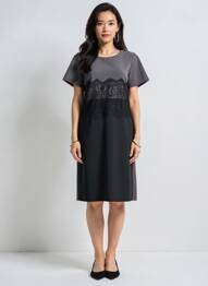 Robe mi-longue tissage crêpe manches courtes gris QUATTRO femme