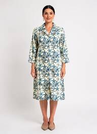 Robe mi-longue imprimé fleurs manches longues beige STORIATIPIC femme