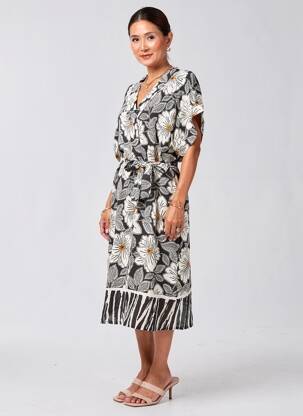Robe mi-longue imprimé fleurs manches courtes noir COULEURS DU TEMPS femme