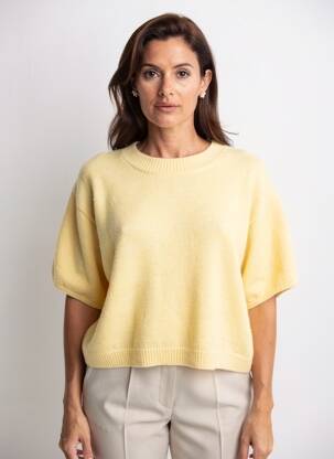 Pull coupe droite manches courtes jaune C'EST BEAU LA VIE femme