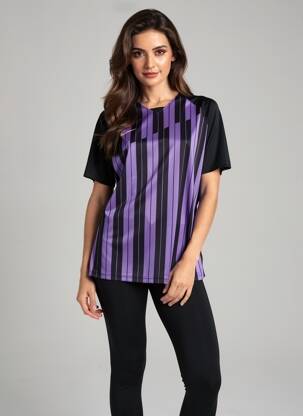 T-shirt coupe cintrée manches courtes noir NIKE femme