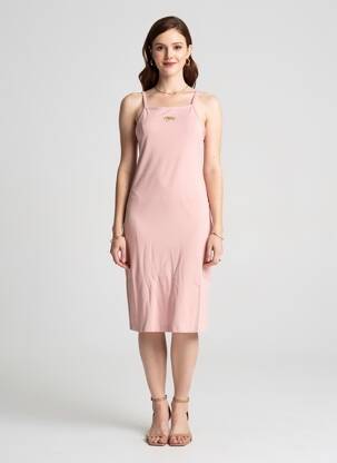 Robe mi-longue fines bretelles rose NIKE femme