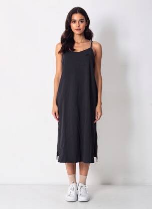 Robe longue fines bretelles fines bretelles noir NIKE femme