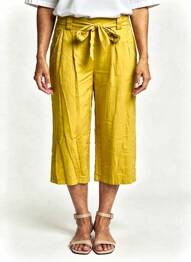 Pantacourt coupe droite taille normale jaune COULEURS DU TEMPS femme