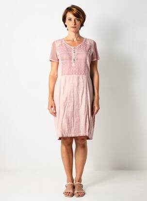 Robe mi-longue tissage crêpe manches courtes rose MERI & ESCA femme
