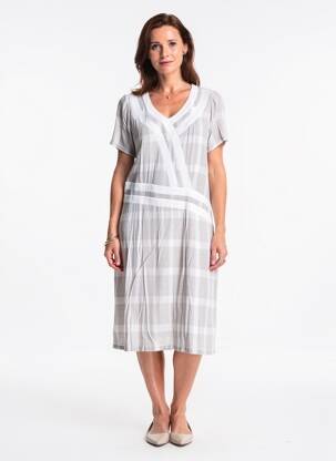 Robe mi-longue tissage crêpe manches courtes gris MERI & ESCA femme