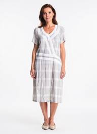 Robe mi-longue tissage crêpe manches courtes gris MERI & ESCA femme