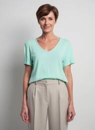 T-shirt col v manches courtes vert GEVANA femme