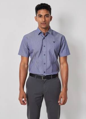 Chemise manches courtes coupe cintrée bleu CAMBERABERO homme