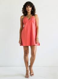 Robe courte coupe cintrée fines bretelles rouge CHICOSOLEIL femme
