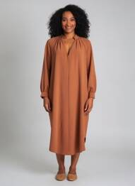 Robe mi-longue coupe fluide manches longues marron MAT. femme