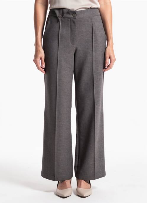 Pantalon droit fermeture zippée sous rabat boutonné gris NÜ femme