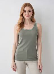 Top coupe cintrée sans manche vert SOYACONCEPT femme