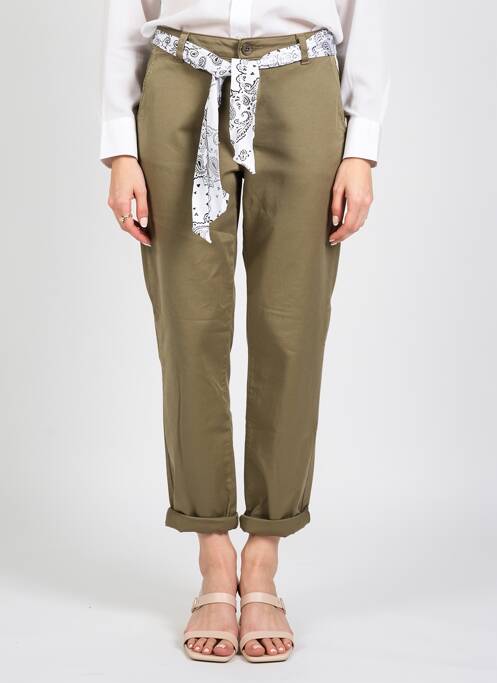 Pantalon 7/8 fermeture zippée sous rabat boutonné vert LE TEMPS DES CERISES femme